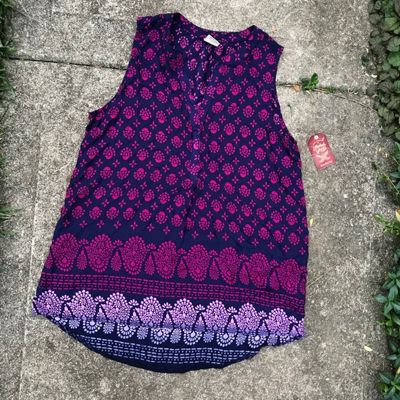 Tops - NWT • Sleeveless Purple Paisley Tunic • Medium